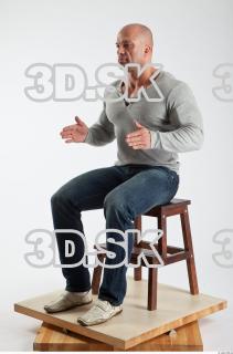 Sitting reference of Dale 0016